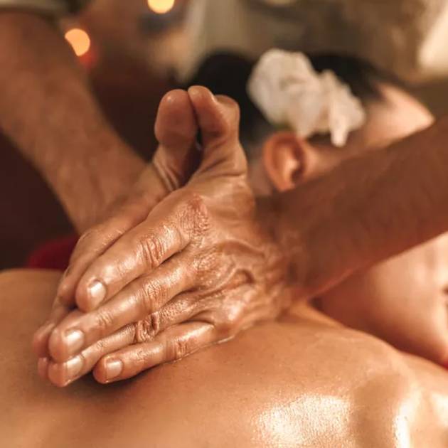 ayurvédique abhyanga Indien